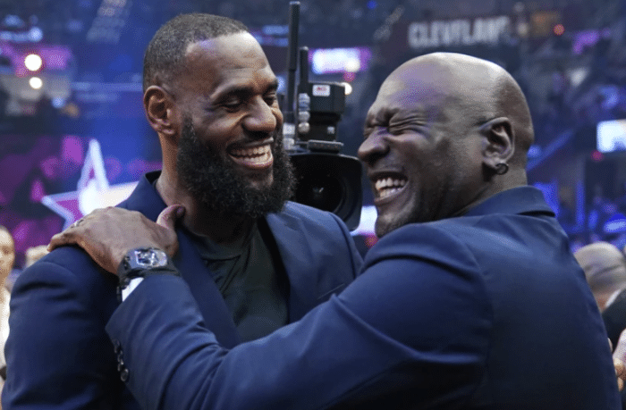 自封GOAT！詹姆斯摊牌并正式表态：我就是史上最好的篮球运动员