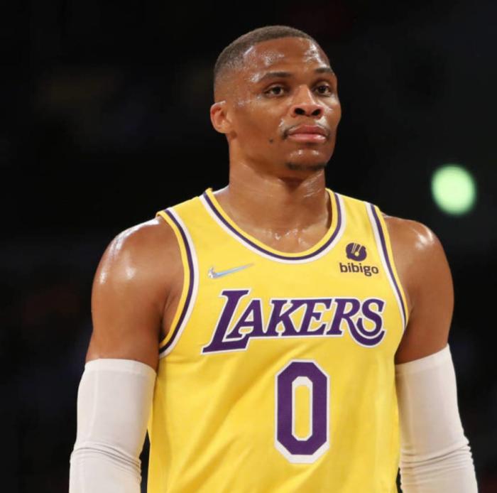 施罗德回应威少遭唐斯嘲讽：空气球相当于投丢，他仍是名人堂球员