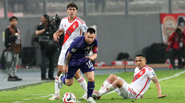 刷爆纪录！梅西双响率队全胜，连续晃倒对手，进球被吹引争议