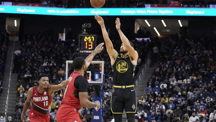 库里何时破纪录？仅差10记三分！亲弟弟成催化剂，或亲眼见证