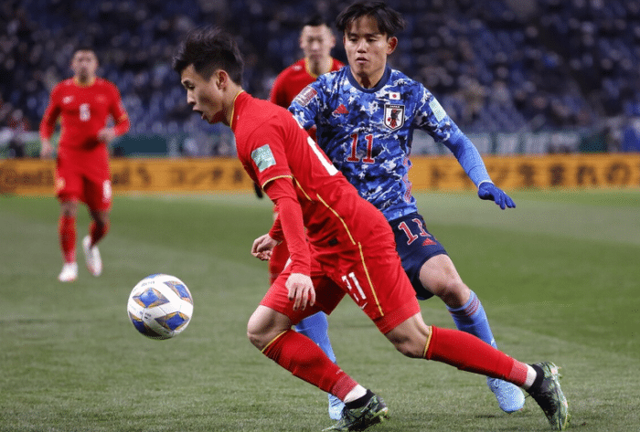 李铁事件发酵！2大操作引人深思，经纪公司赚翻了，3大国脚遭排挤