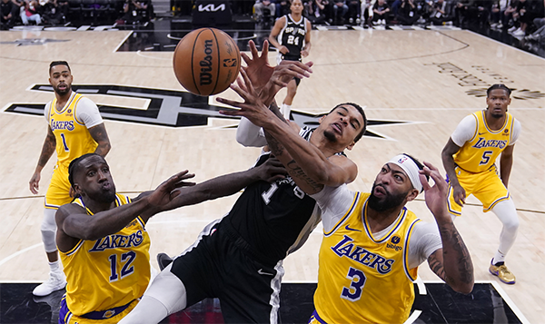 崩盘三兄弟！马刺奇才活塞同日输球，连败创纪录，55战仅1胜