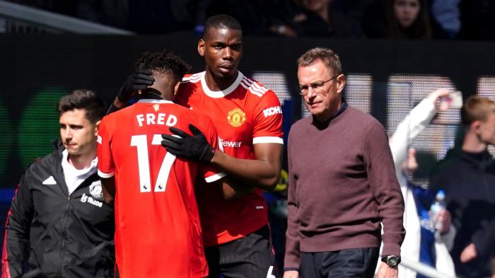 朗尼克解释曼联上半场换人原因，又一主力受伤！称输球与选帅无关