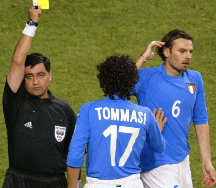 02意韩战主裁：我良心清白，那场执法表现很好