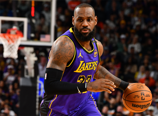 14中3！詹姆斯创尴尬纪录，雷帅回应老詹罚丢之谜引关注