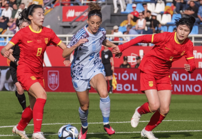 留洋金靴续16球巅峰：冰女超首胜+首球，获赞最佳最特别