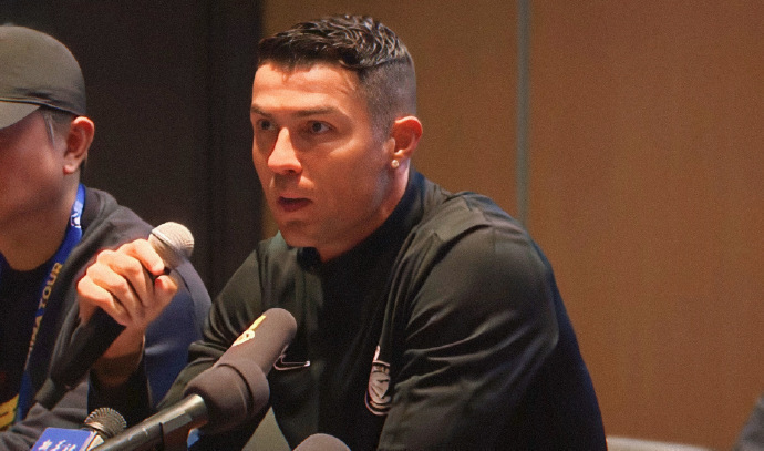 曝C罗不满主办方！知情仍劝他带伤上场，对晚宴安排+直播带货很生气