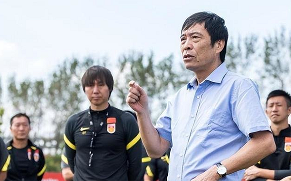 赚翻了！刘建宏力挺李铁后续，开直播数万人观看：挂小黄车