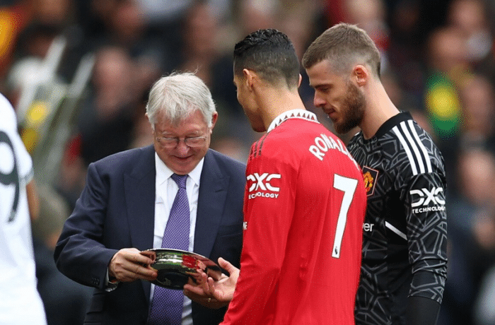 与博格巴无异！曼联官宣C罗“双停”，转会或解约，拒绝穆帅悲剧