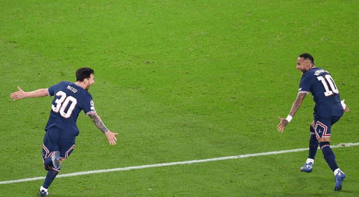 梅西破门瞬间！与内马尔拥抱定律上线，董路：久违的激情释放