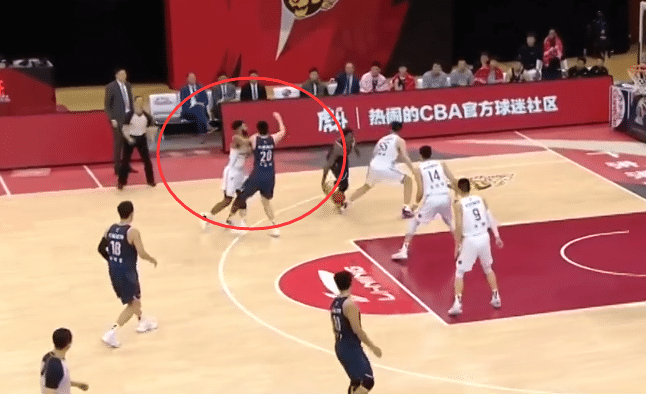 热议北控广东！48号发挥出色，杜锋不愿握手提前离开，广东被针对