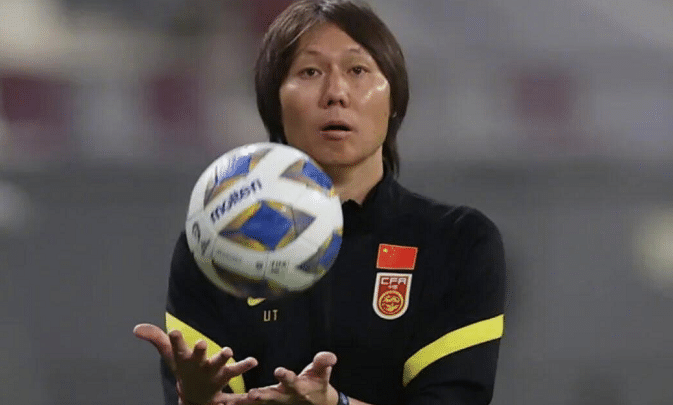 利好！伤员集体复出，国足全军出击，李铁与两大悍将单独谈话