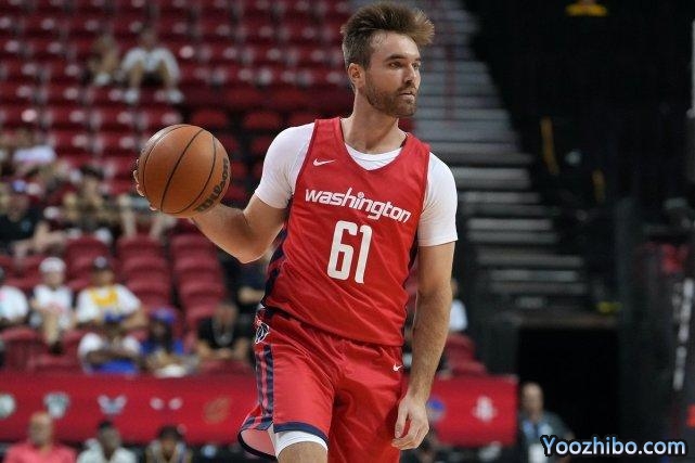 勇士再签一将！1米91后卫竞争留队席位 训练营名单增至17人