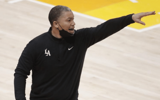 打湖人就用大个阵容？，沃格尔太依赖浓眉哥，泰伦卢并非明牌托管