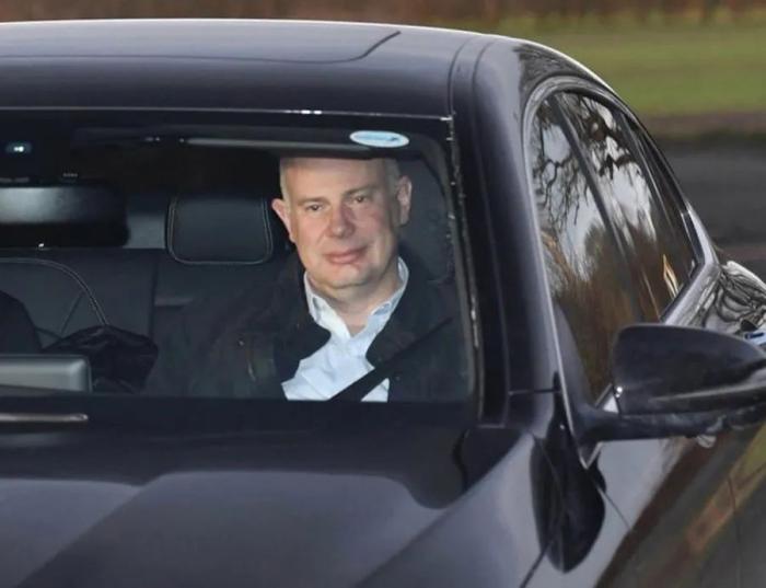 曼联转会谈判总监辞职，新巨头或到来！6年砸8亿买人失败备受批评