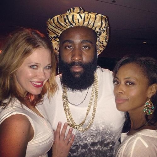 哈登、波什等球星夜店撒钱时，为何都是撒1美元的呢？