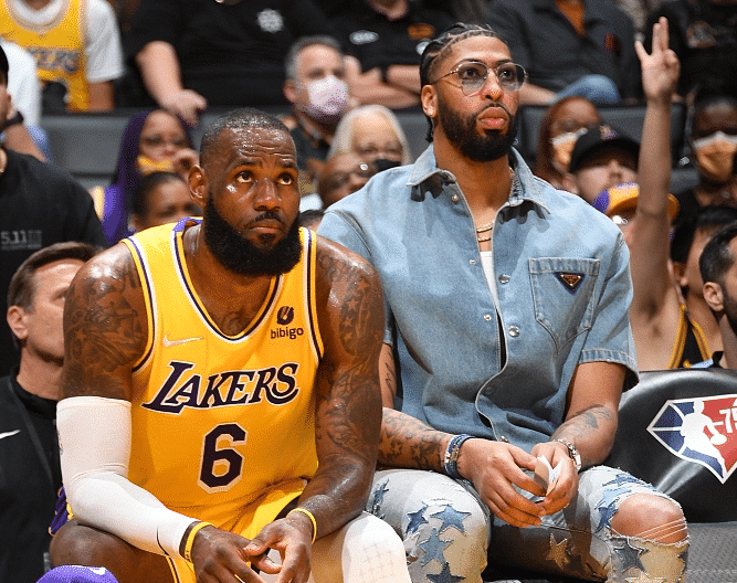 NBA伤病汇总：詹眉继续带伤出战 戈贝尔被隔离印城新星伤停4-6周