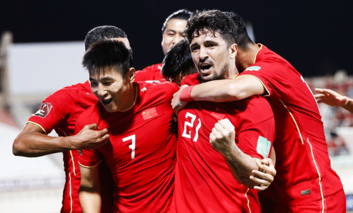 国足留洋头牌9场1球夺一冠，受伤要求停薪，豪门不答应