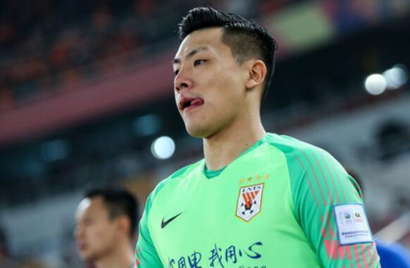 王大雷：国足不是强队，我们应该放低自己的姿态