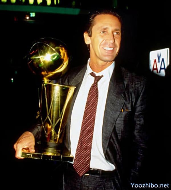 帕特-莱利：1989-90赛季的NBA最佳教练与湖人王朝的缔造者