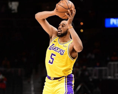 17中1！詹姆斯的缺阵，却检验出了湖人新星的真实水平