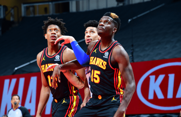 湖人弃将9中0当卧底？在场狂输24分，感谢你们，湖人躺赢联盟第一