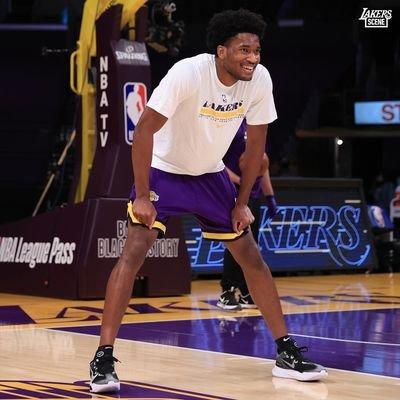 签了！冠军内线正式续约湖人