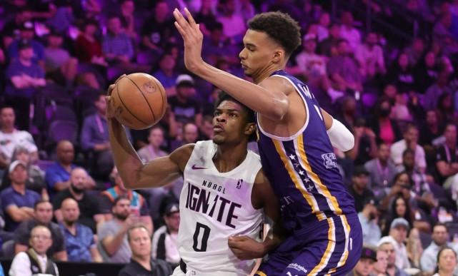 状元热门对决太狠了！文班亚马37分5帽7三分 ，亨德森28+9被帽翻