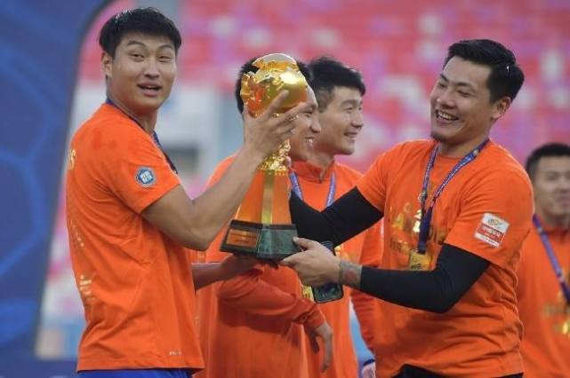 曝李霄鹏即将公布国足名单！鲁能成国脚大户，曾诚回归