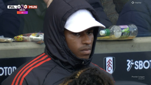 拉什福德否认离开曼联，怒斥球迷恶意传谣！名宿炮轰其行为太愚蠢