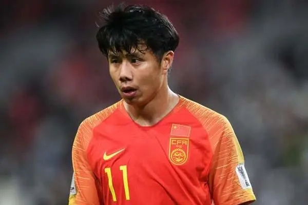 蒿俊闵年薪在中国球员之中处于什么水平？蒿俊闵年薪是多少？