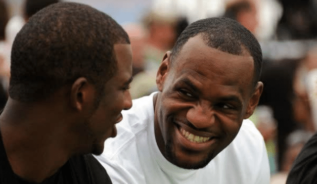 詹姆斯和保罗，谁会率先达成NBA历史上独一无二的成就？