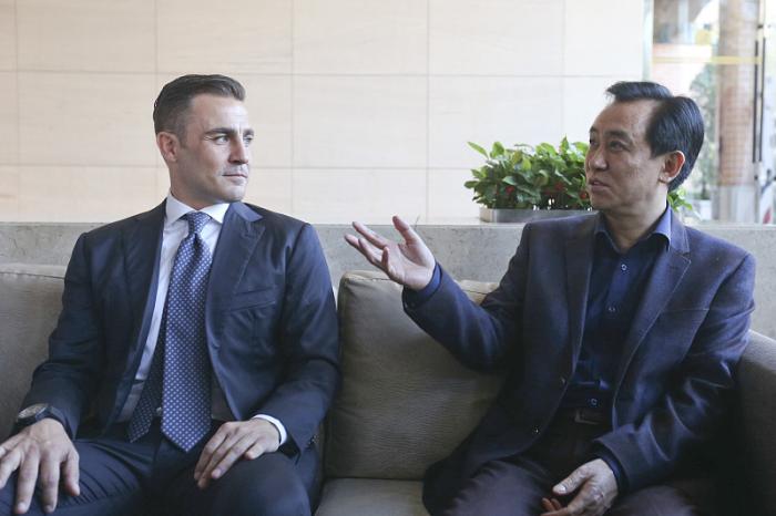 告别中国？曝恒大主帅回欧洲找工作！执教6年赚4.4亿！