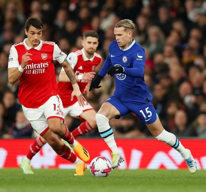 枪迷羞辱切尔西1亿水货：狂嘘+激光笔照射，加盟后14场0球