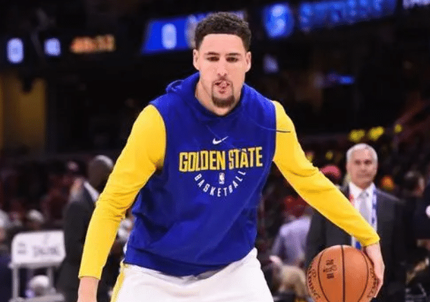 勇士输马刺！格林被驱逐，科尔神挑战太罕见，维金斯复出太低迷