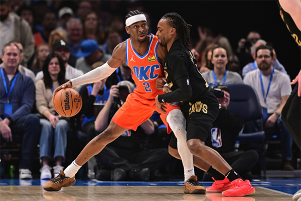 西部榜首雷霆复仇！亚历山大暴扣燃爆全场40分送骑士大败