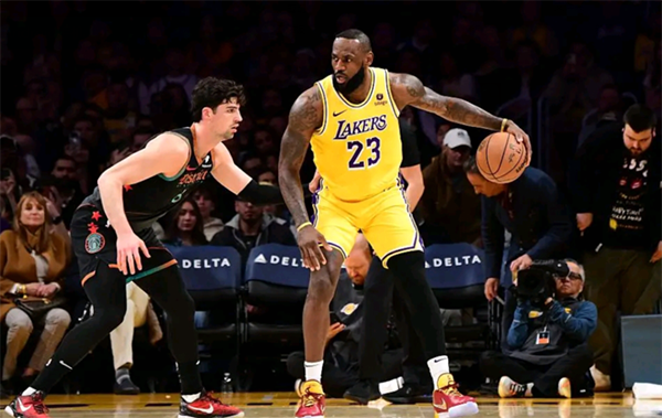 提前祝贺！詹皇预计后天达成4万分 即将创411工程成历史第一人