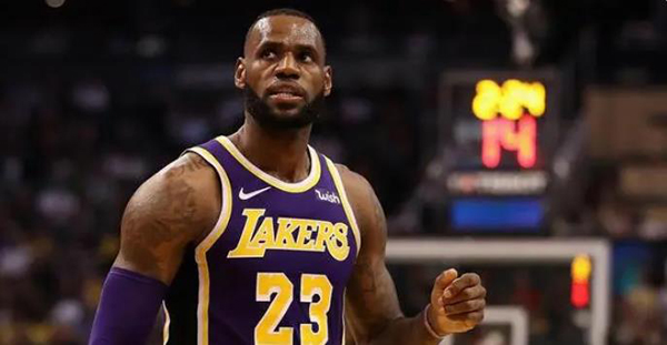 湖人首胜，太阳输球罪人揪出，打铁+散步防守，杜兰特反应太真实