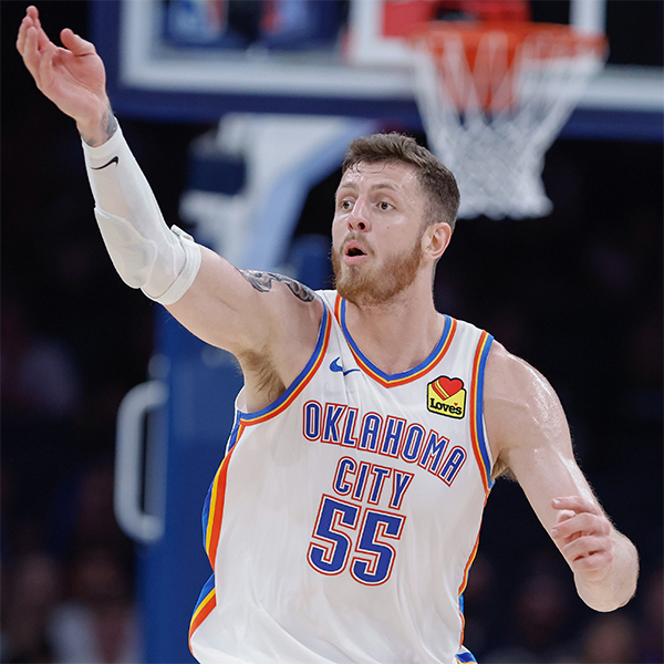 雷霆新援受伤引担忧 左手骨折休5-6周