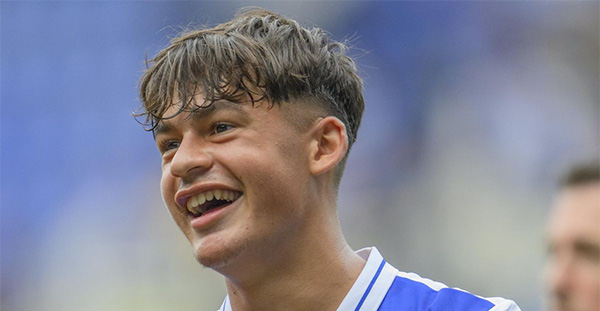 太阳报：皇马加入签下雷丁18岁卡兰-维克斯的竞争