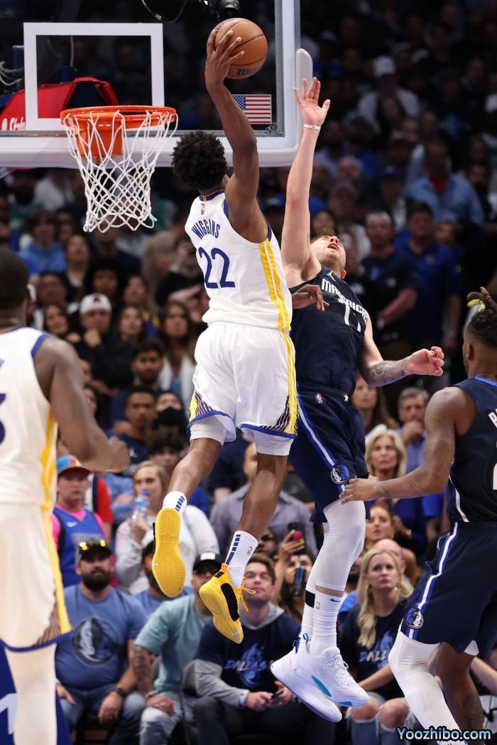 维金斯回应隔扣东契奇！勇士众星发声狂赞，嘴哥咧嘴大笑露纯真笑容