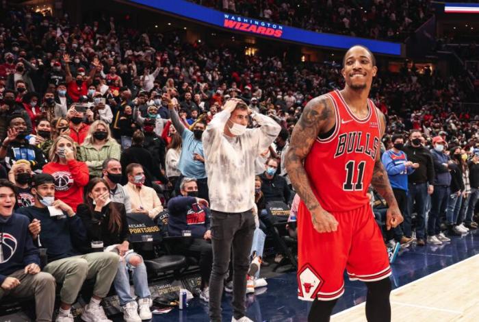 NBA75年神迹诞生历史绝杀第一，老詹实名羡慕，湖人肠子悔青了