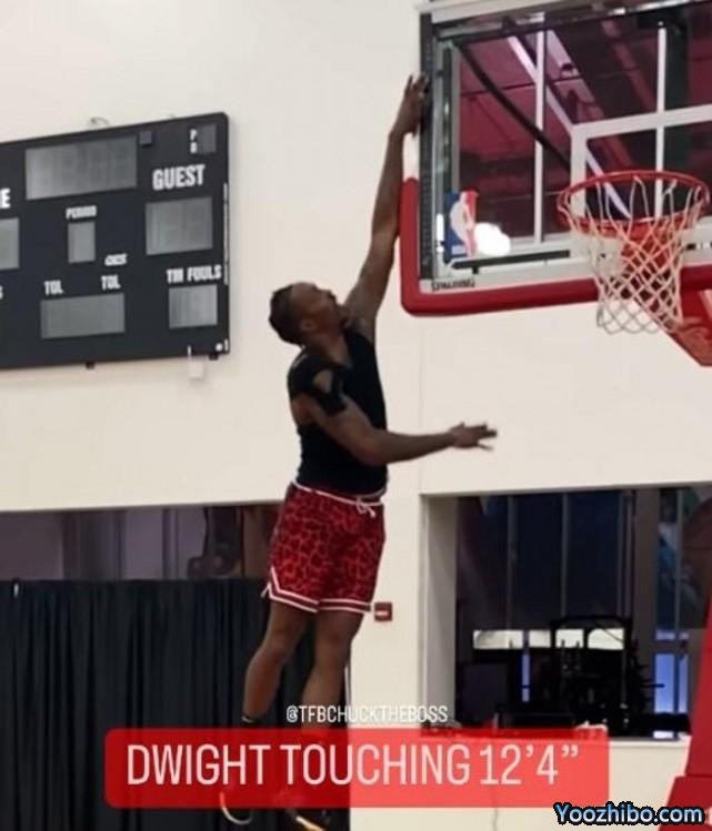 助跑摸高3米76！36岁霍华德仍是弹簧人：与CBA历史纪录持平