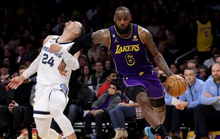 5换1湖人交易方案曝光，拉塞尔成筹码，5000万先生联手詹姆斯