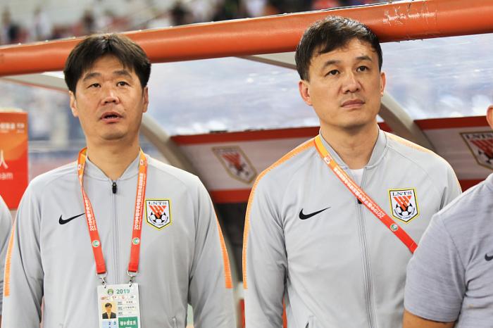 官宣！24岁国脚投靠李霄鹏！他是里皮时代的“三重国脚”