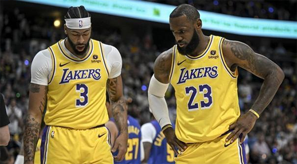 湖人遭遇逆境，火箭梦碎，勇士前十庆典：NBA风云变幻