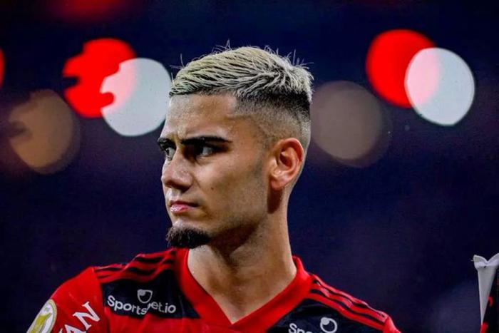 闹剧！曼联1050万出售佩雷拉恐告吹，弗拉门戈连丢两冠想取消转会