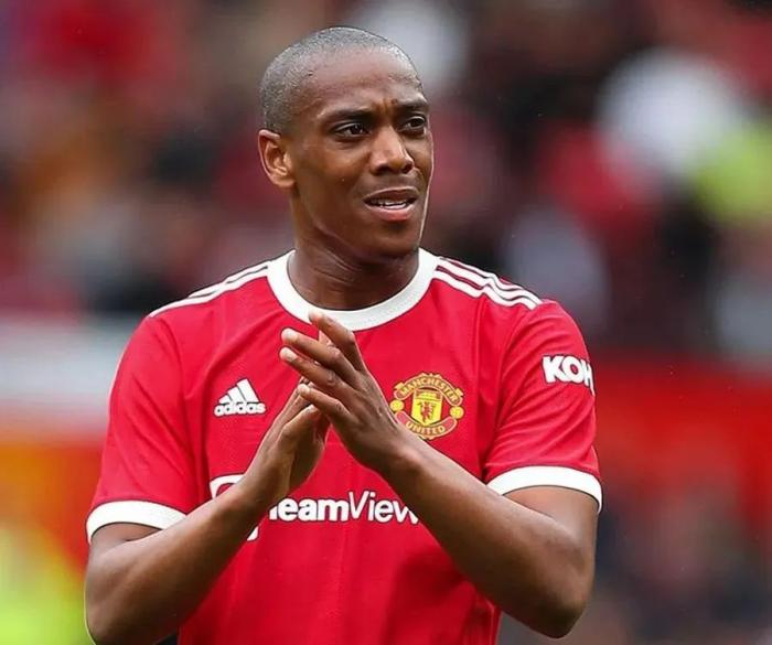 曝曼联倒贴1200万清洗马夏尔！滕哈格挽留拉什福德，想续约林加德