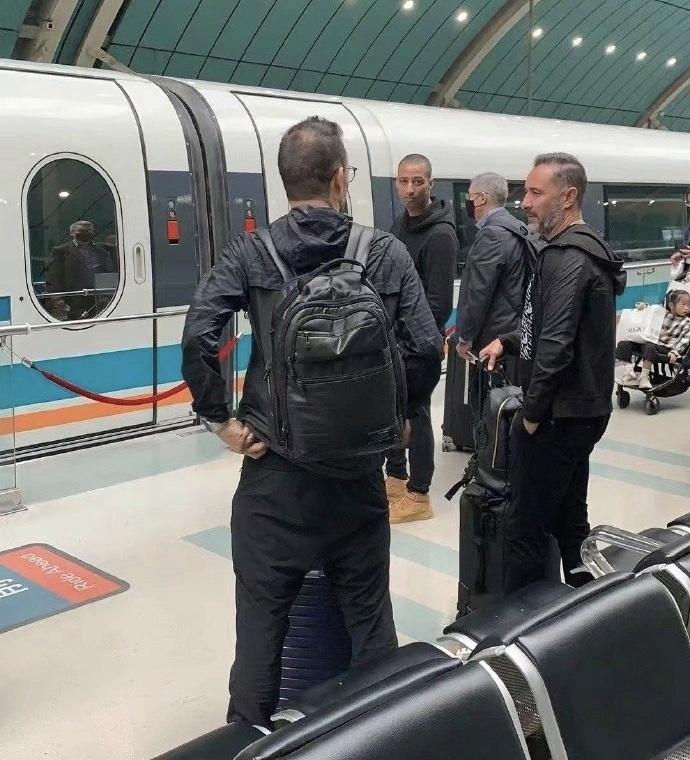 曝海港功勋旧帅重返中超执教！3争冠队成潜在下家，已与国安谈判