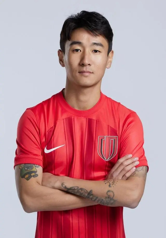 媒体人：成都蓉城买韦世豪的钱 等于找刀锋球迷会报销了